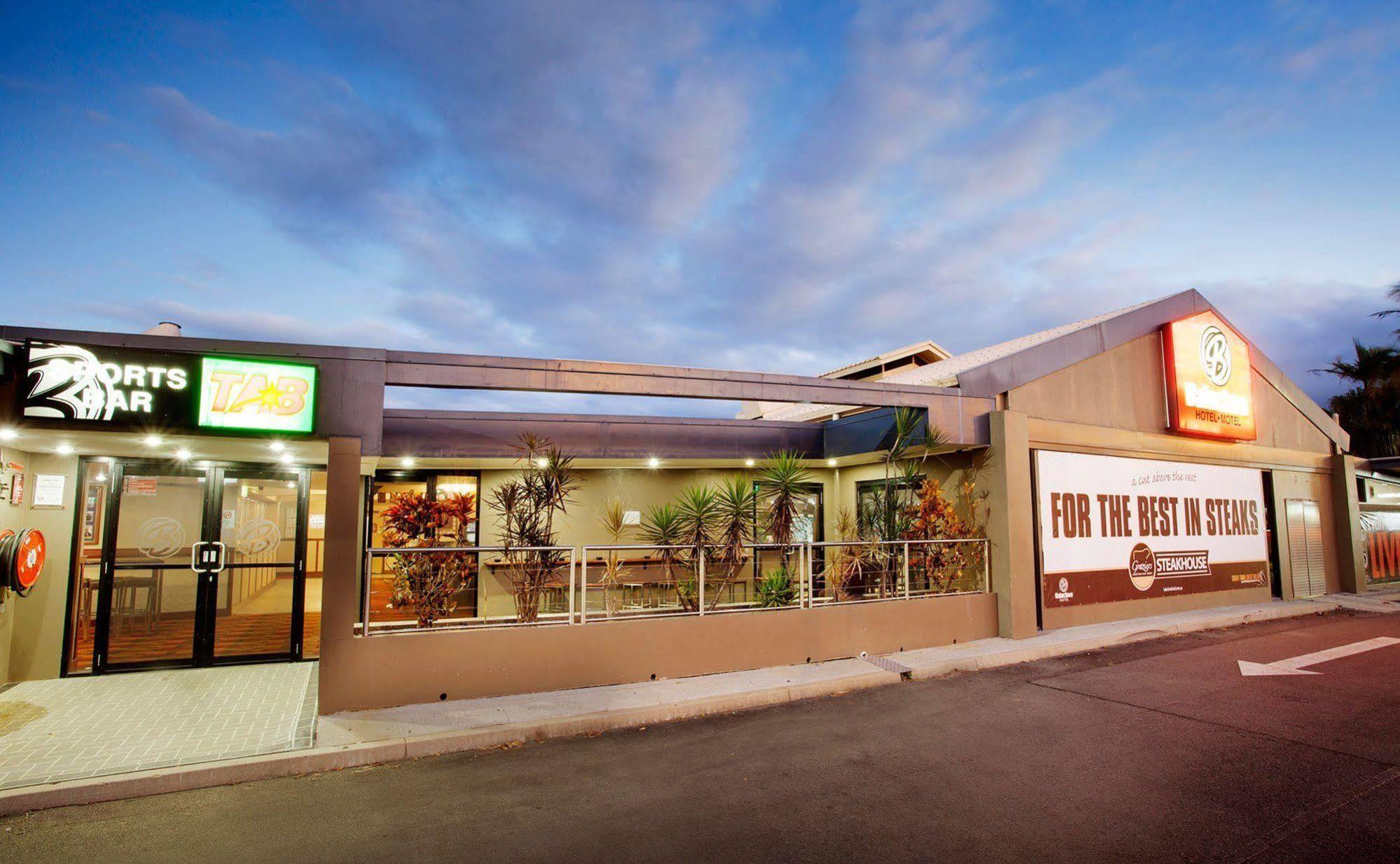 Nightcap At Balaclava Hotel Cairns Exterior photo